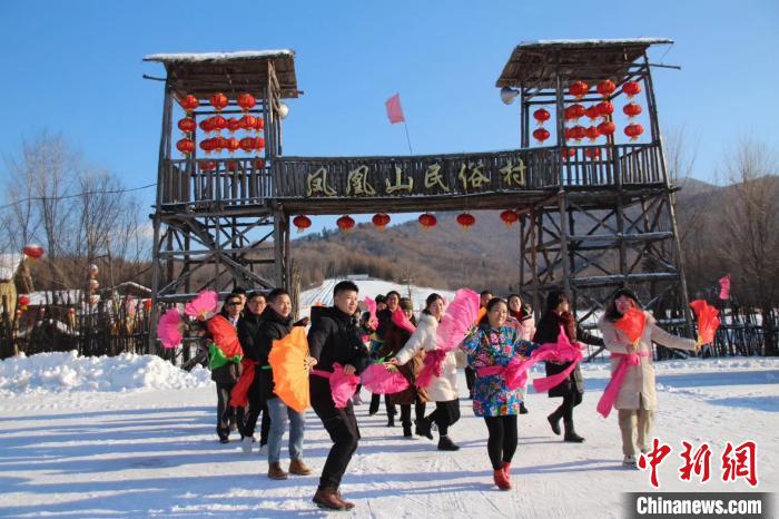 �����ڷ��ɽ���״�����ѩ�ش����� ���ɽ������ͼ ��