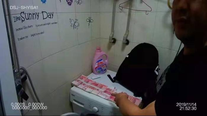 ͼΪ������������ĳ�����Ļƽ��߿��ֽ𡣳��й����־ֹ�ͼ